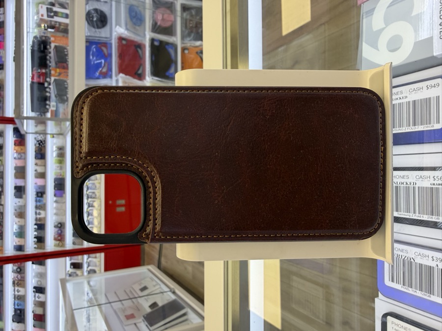 iPhone 14 & 15 Plus Case - Brown Leather