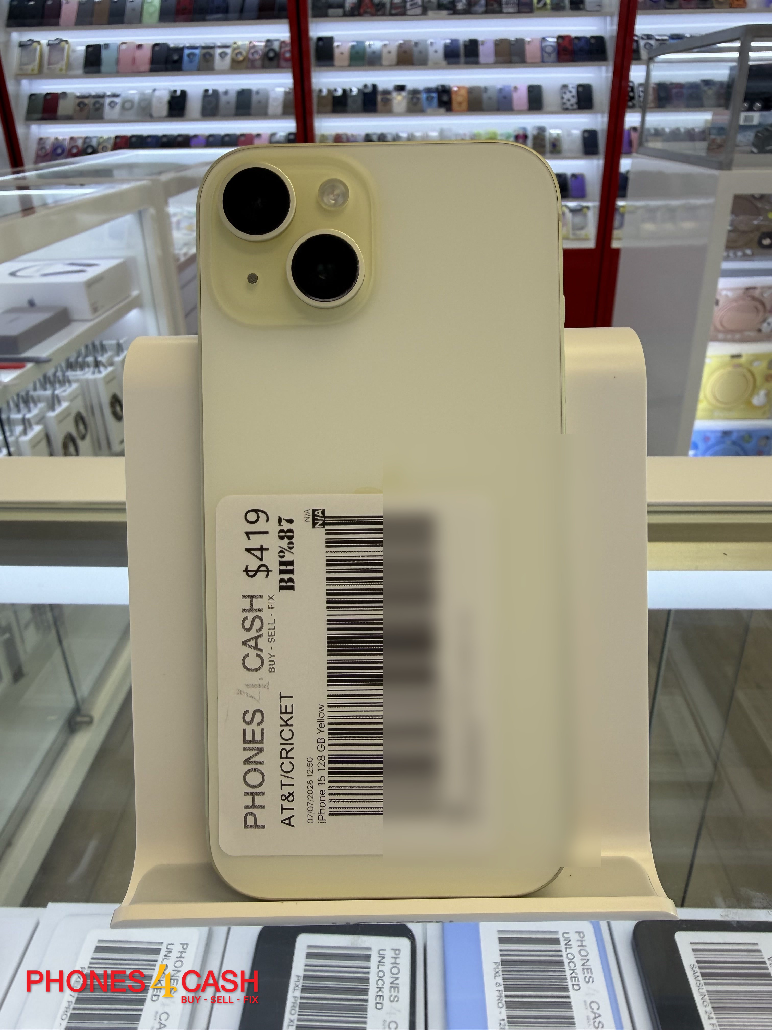 iPhone 15 - 128GB Yellow (AT&T / Cricket) - photo 1