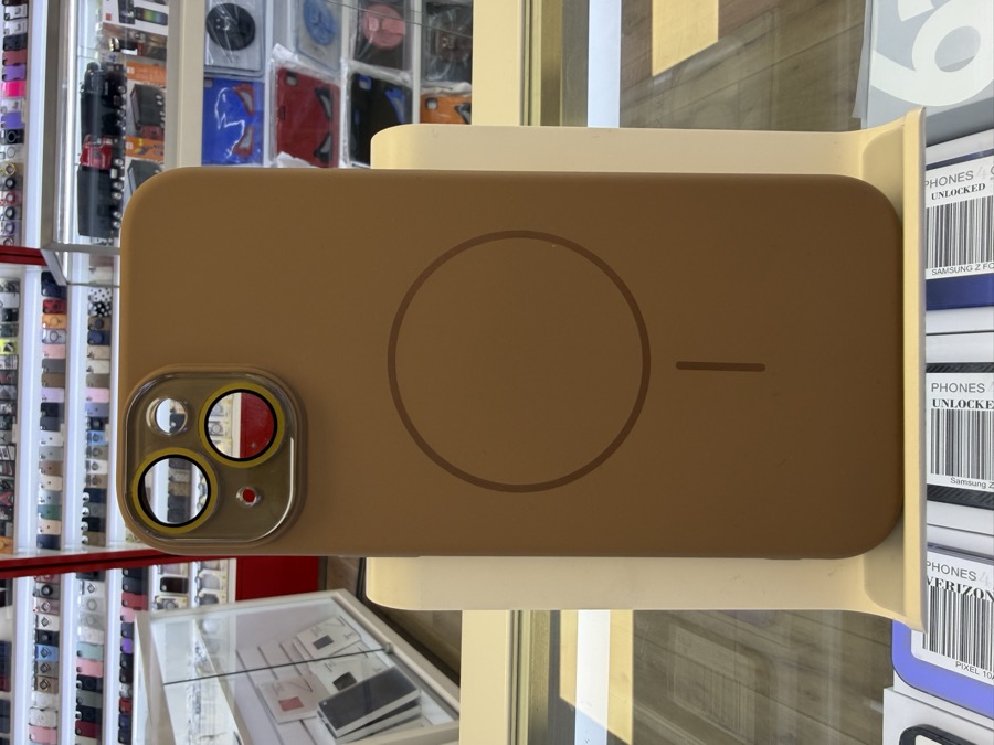 iPhone 14 & 15 Plus Case - Silicone MagSafe - Tan