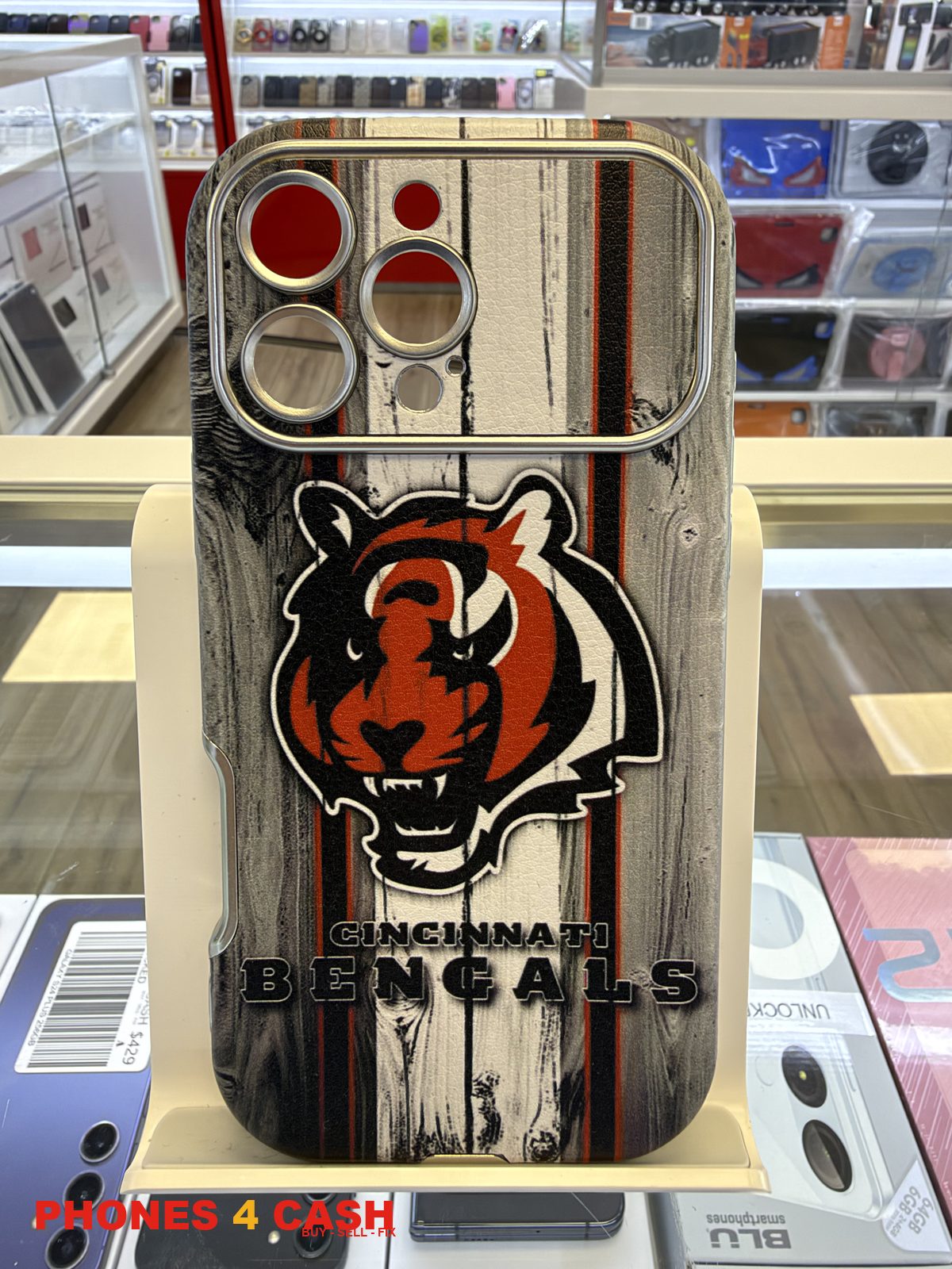 iPhone 16 Pro Max Case - Cincinnati Bengals (Wood)